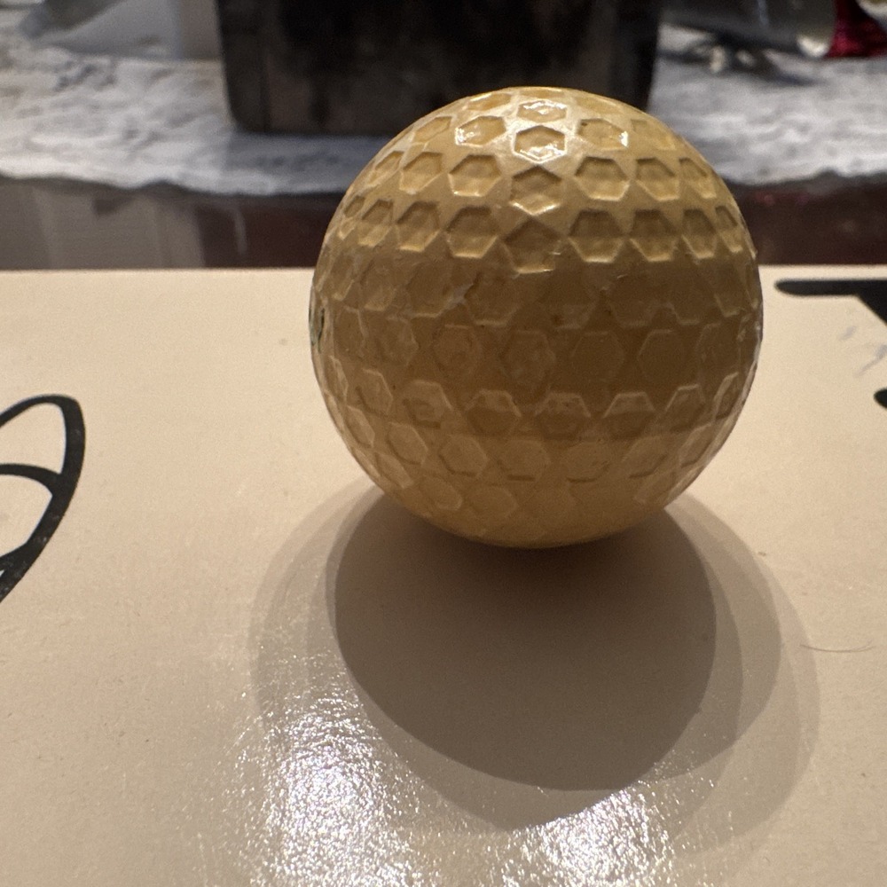 VINTAGE !!! ROYAL LOGO GOLF BALL USED - Picture 4 of 4